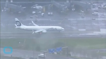 Plane Flies for 14 Minutes With Baggage Handler Stuck in Cargo Hold