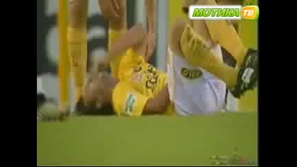 Какъв Удар Между Краката ! 