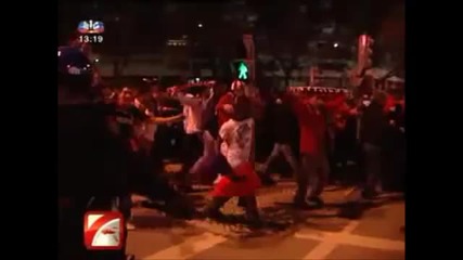 Фен се блъска в сфетофар след мач smqh :d