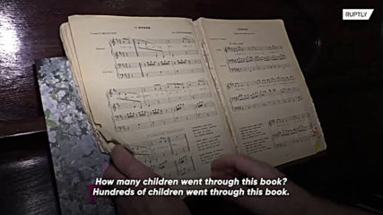 Music teacher helps deaf kids to hear and speak