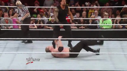 Кейн vs Роман Рейнс - Wwe App Vote Match Raw, March 31, 2014