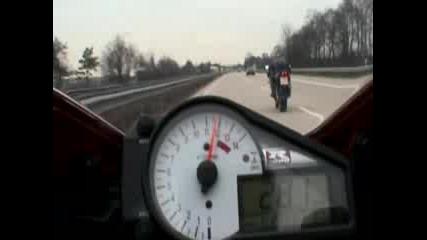 Suzuki GSX-R 1000 vs. Yamaha R1