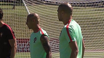 Русото перо Куарешма стресна леко Португалия