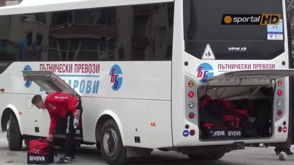 Псувни и обиди от "торсида Етър" към играчите на Локомотив ( Го )