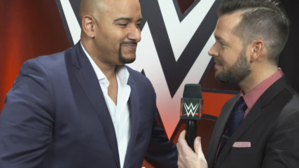 Jonathan Coachman's worlds collide tonight: WWE.com Exclusive, Jan. 29, 2018