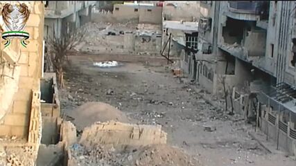 ᴴᴰ Syria ♦ Men versus Tanks in Darayya.mkv