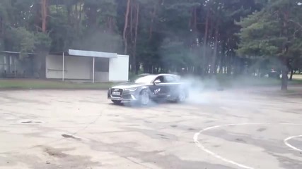 Audi RS6 Burnout Drift
