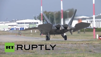 Poland: US F-22 fighter jets arrive in Europe for first time