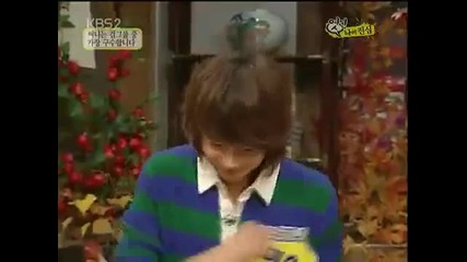 // Shinee // Minho acting cute ^^