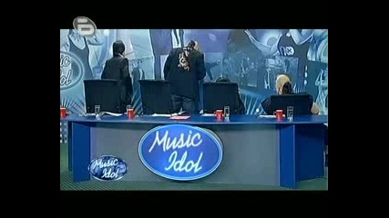 Music Idol 3! Много Срамежлива Участничка :d