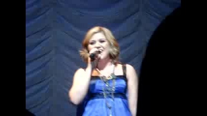 Kelly Clarkson Because Of You Live Acoustic Version Nokia Grand Prairie, Dallas November 2007 