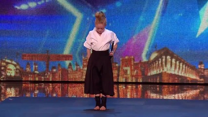 Малка чаровница изуми журито и публиката със своите самурайски умения - Britain's Got Talent 201