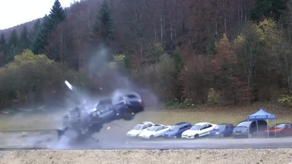 Как изглежда катастрофа с автомобил при 200 km/h