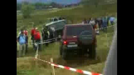 Off road S.glojene Land Rover 