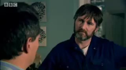 Distracted Electrician - Lead Balloon - Bbc comedy 