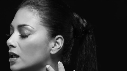 Прекрасна! Nicole Scherzinger & Eros Ramazzotti - Fino All'estasi ( Официално Видео )