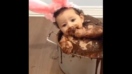 Nai sladkoto bebche.. :* Sokoladka :d