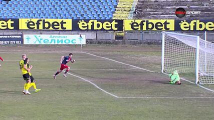 Марек изравни от дузпа