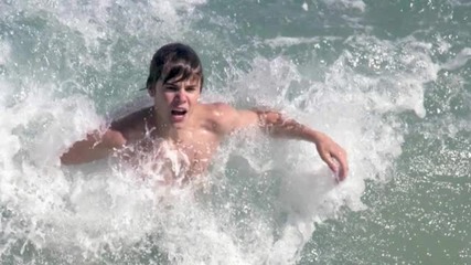 *new* Justin Bieber pictures October 2010
