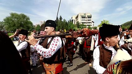 Цветанов поведе шествието с чевермета в Златоград