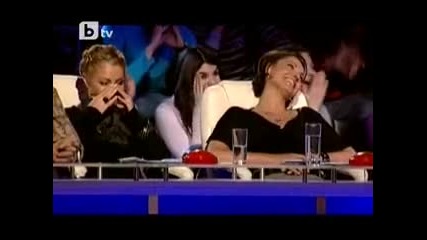 Възрастна Българка се съблече на сцената на Бг търси талант