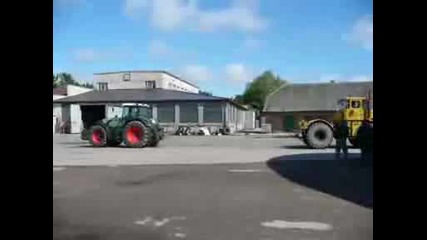 K 701 Vs Fendt 933 Vario 2.avi