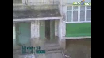Какво се случва, когато руснаци правят парти на балкон в 8 часа сутринта 