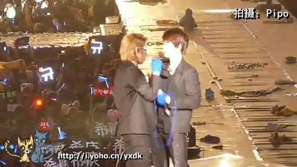 101113 Ss3 Nanjing- Dancing Out- Kyuhyun & Heechul (precious Kyuchul moment