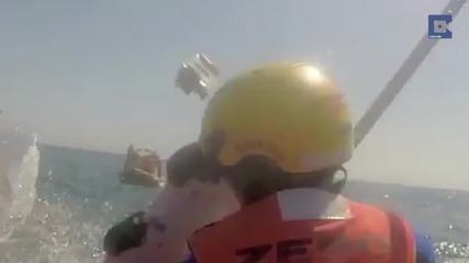 Морски спасител получава удар в лицето при спасяване на кит