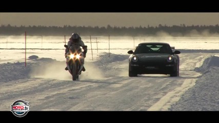 Porsche Gt3 Rs vs Yamaha Yzf 1000 R1 on snow