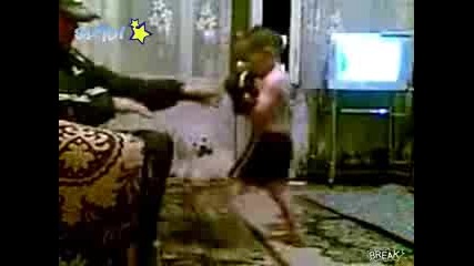 3 - годишен боксьор