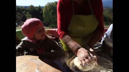 Еко ферма Елата- Фестивал на Киселото мляко - Направа на Ювка от баба Калинка