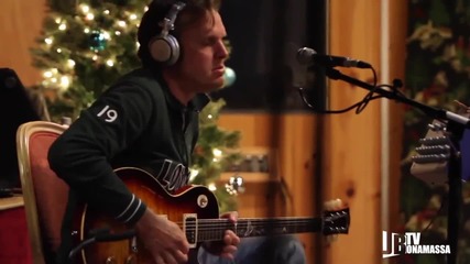 Коледна песен • Joe Bonamassa - Lonesome Christmas • Offical Music Video