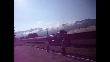 60272 заминава от гара Гюешево към Кюстендил