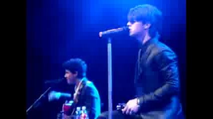 Jonas Brothers - Thats Just the Way We Roll (acoustic - 23.11.08)
