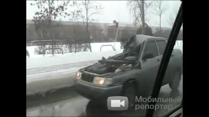 Полувин кола се движи по руските пътища