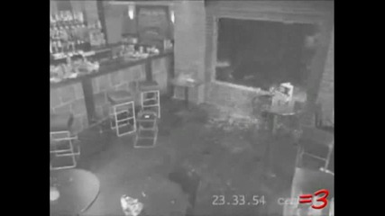 Невероятно Падане на Келнерка