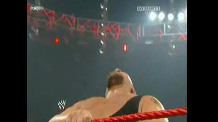 Wwe Raw - Батиста побеждава Грамадата с помоща на Джон Сина