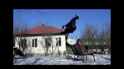 Задно превъртане и главата стана тарамбука