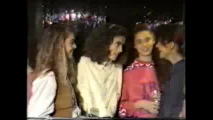 Ta koritsia ksenihtane - Alexia