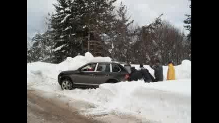 Porsche Cayenne Закъсало В Снега
