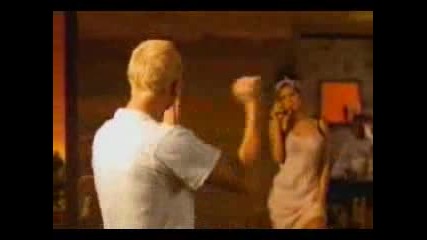 Eminem - Still Dont Give a Fuck +bgsub 2009 [music video]