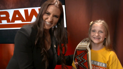 Hyundai Hope on Wheels National Youth Ambassador Elizabeth sings "Happy Birthday" to Stephanie McMahon: WWE.com Exclusiv