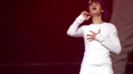 На живо! Justin Bieber - One Less Lonely Girl - Staples Center 25.10.2010 