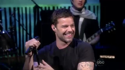 Ricky Martin - The Best Thing About Me is You ( Live on The View ) 