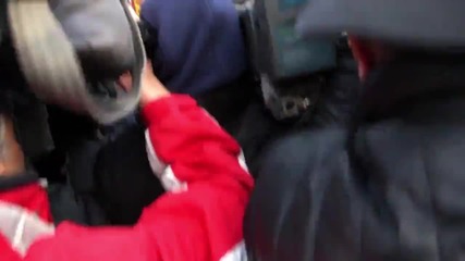 Журналисти блокираха автобуса на ЦСКА, Пенев все пак говори