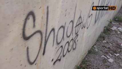 Нoви графити и игра на футбол на "армията" между феновете на Стяуа