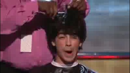 Joe Jonas Gets Haircut by Mike Tyson Teen Choice Awards 2009