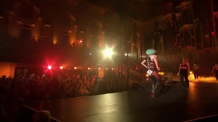 Lady Gaga - Bad Romance ( Gaga Live Sydney Monster Hall )