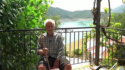 Потопено през миналия век гръцко село изникна заради рекордната суша